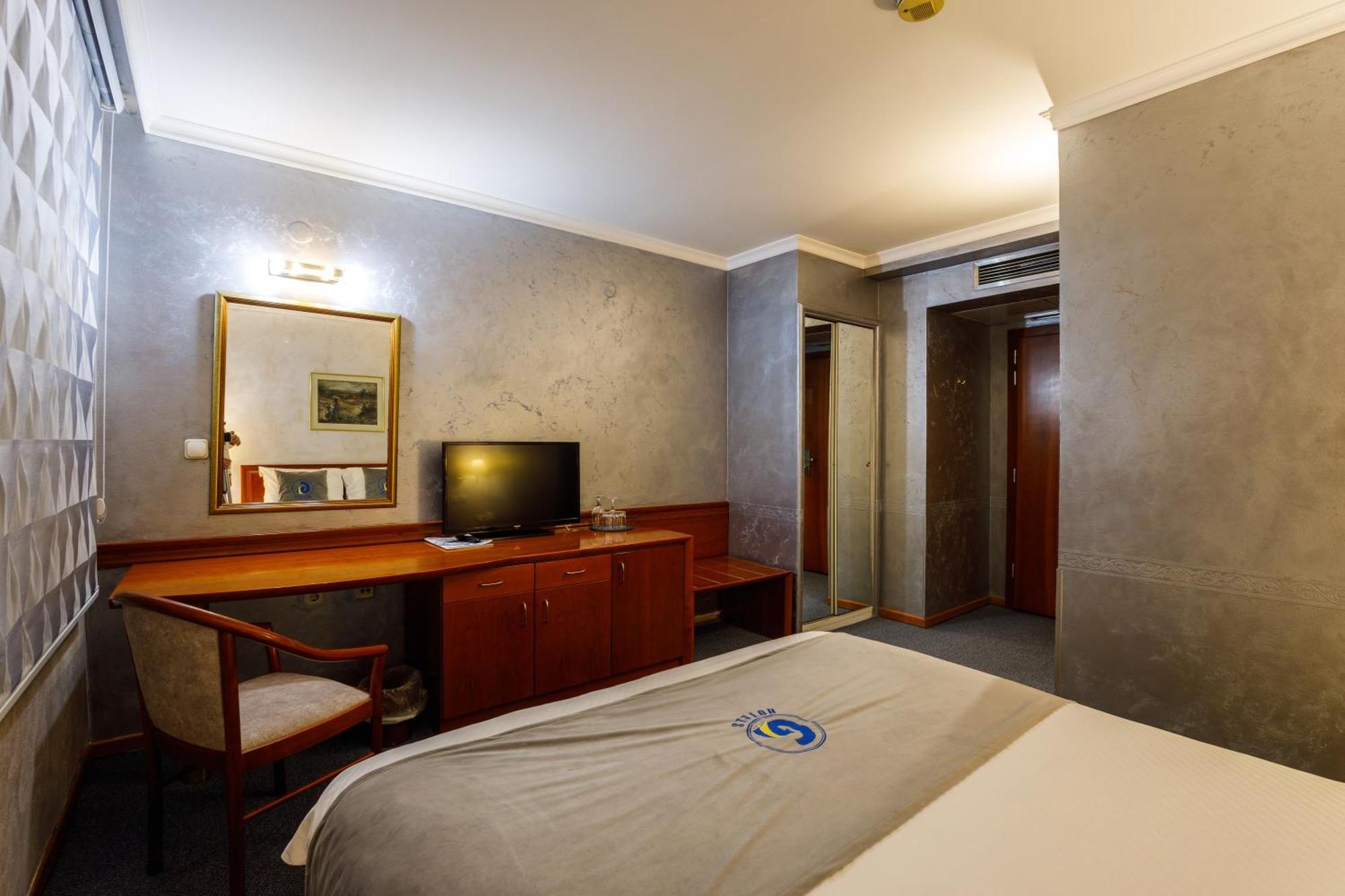 Grand Hotel Скопье Экстерьер фото